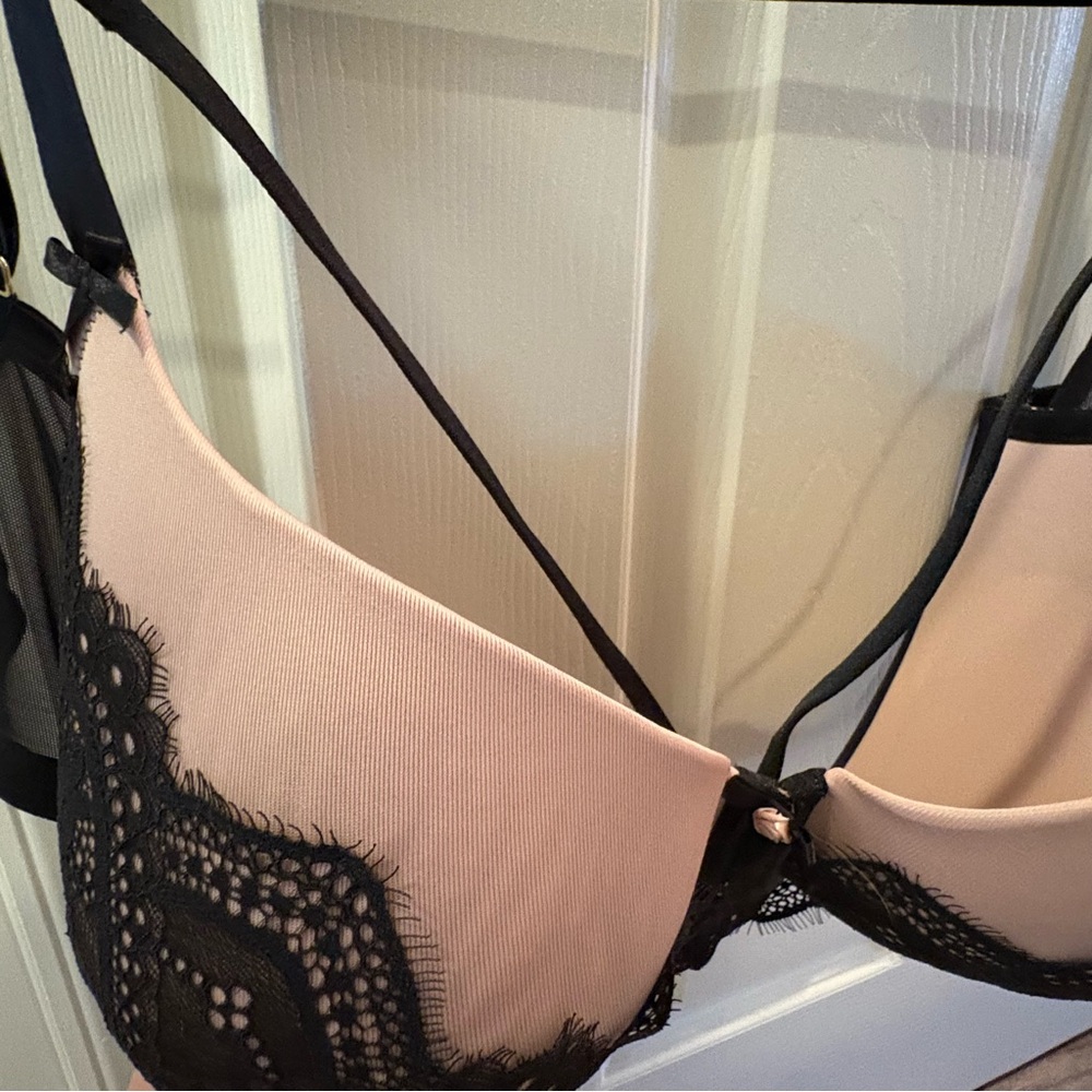Cacique Seriously Sexy Lace Trimmed Pink and Black Bra - Picture 4 of 9
